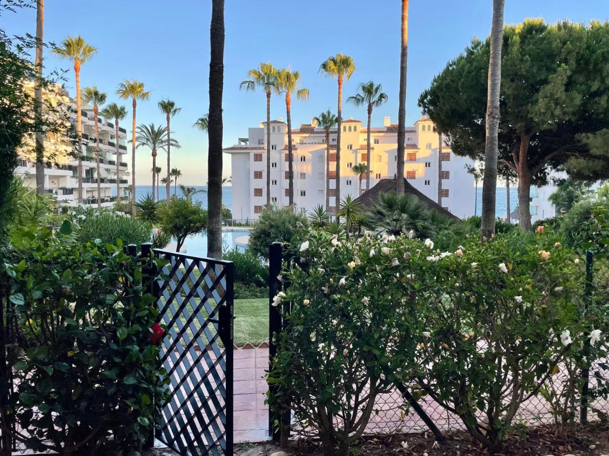 Mi Capricho, Beachfront, Grownfloor, Private Garden & Terrace Sitio de Calahonda 외부 사진