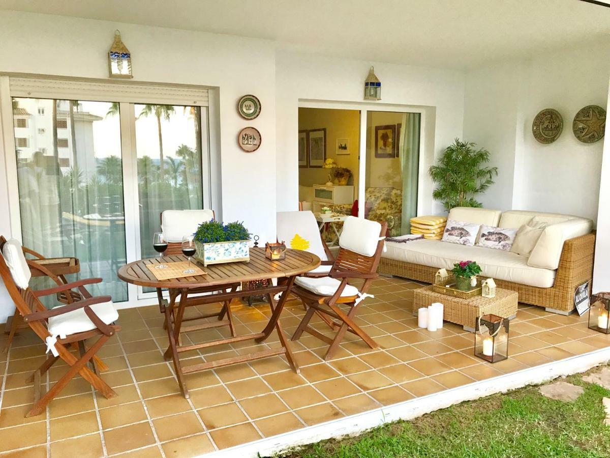 Mi Capricho, Beachfront, Grownfloor, Private Garden & Terrace Sitio de Calahonda 외부 사진
